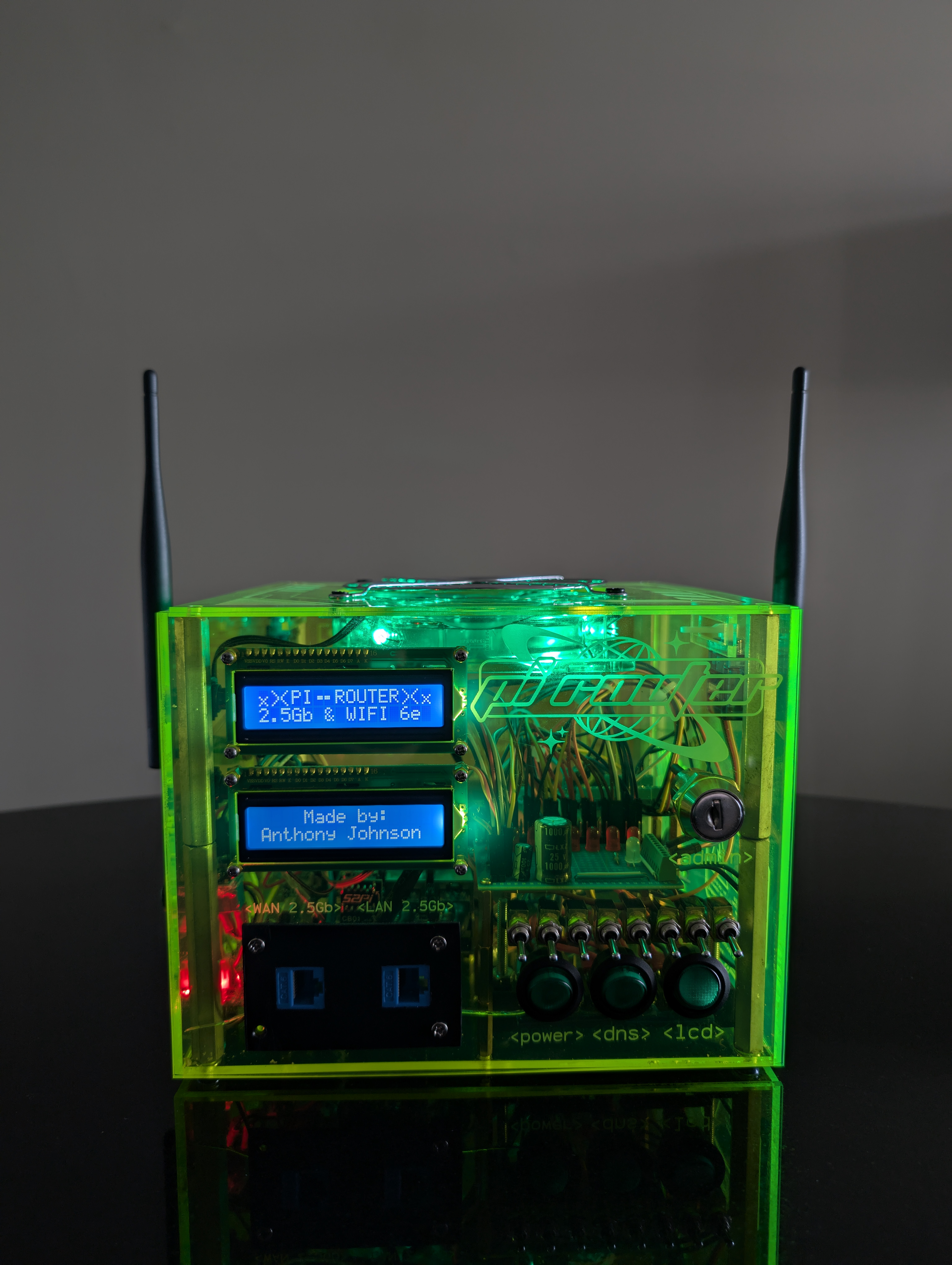 A front facing picture of the router in daylight